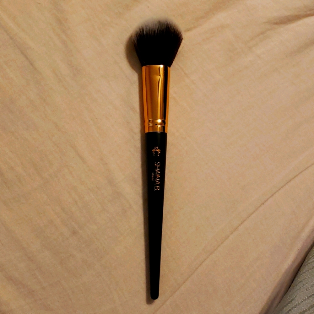 Shaina B Miami blush brush